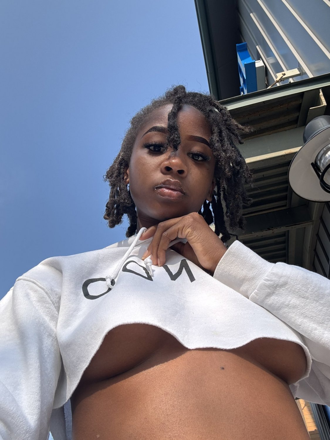Cute petite & skinny ebony 🥵🍑🔥