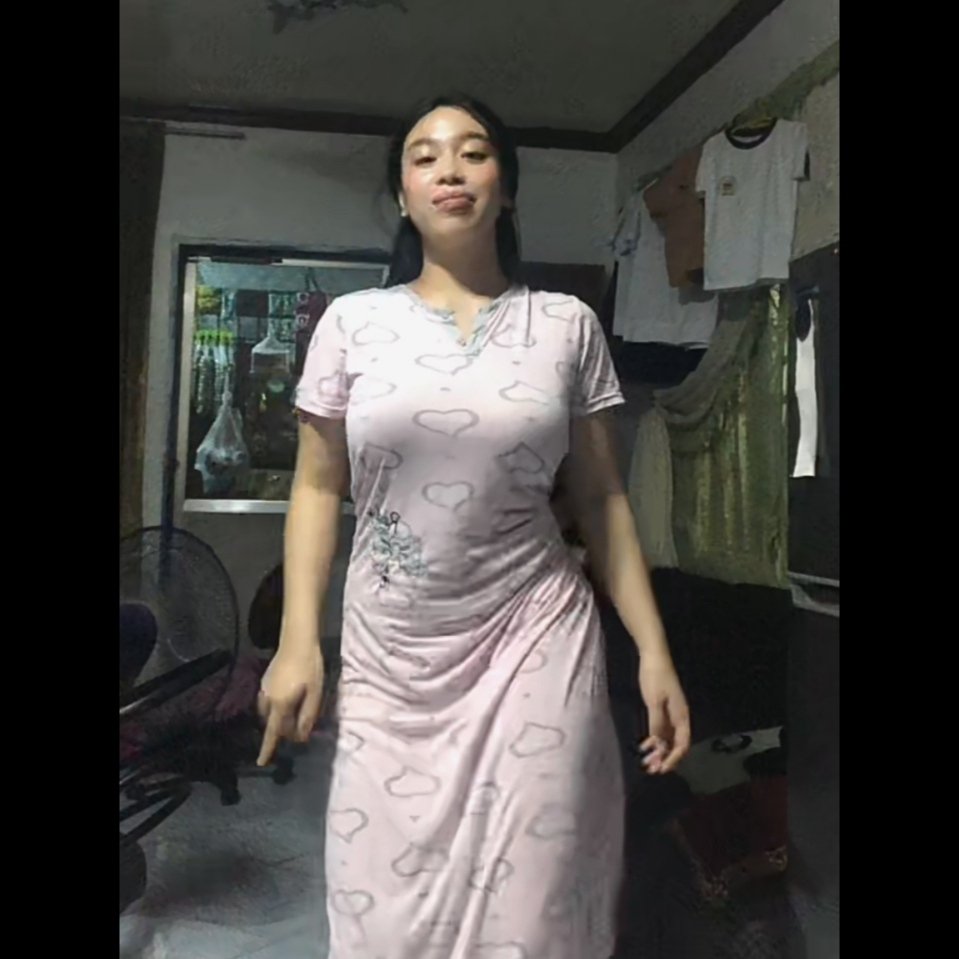Awek melayu tiktok viral gelek body padu goyang body mantap / malay badan montok